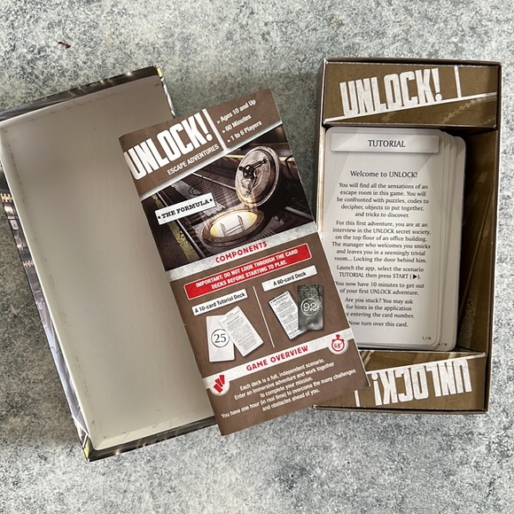 Unlock Escape Adventures card game - Picture 2 of 3